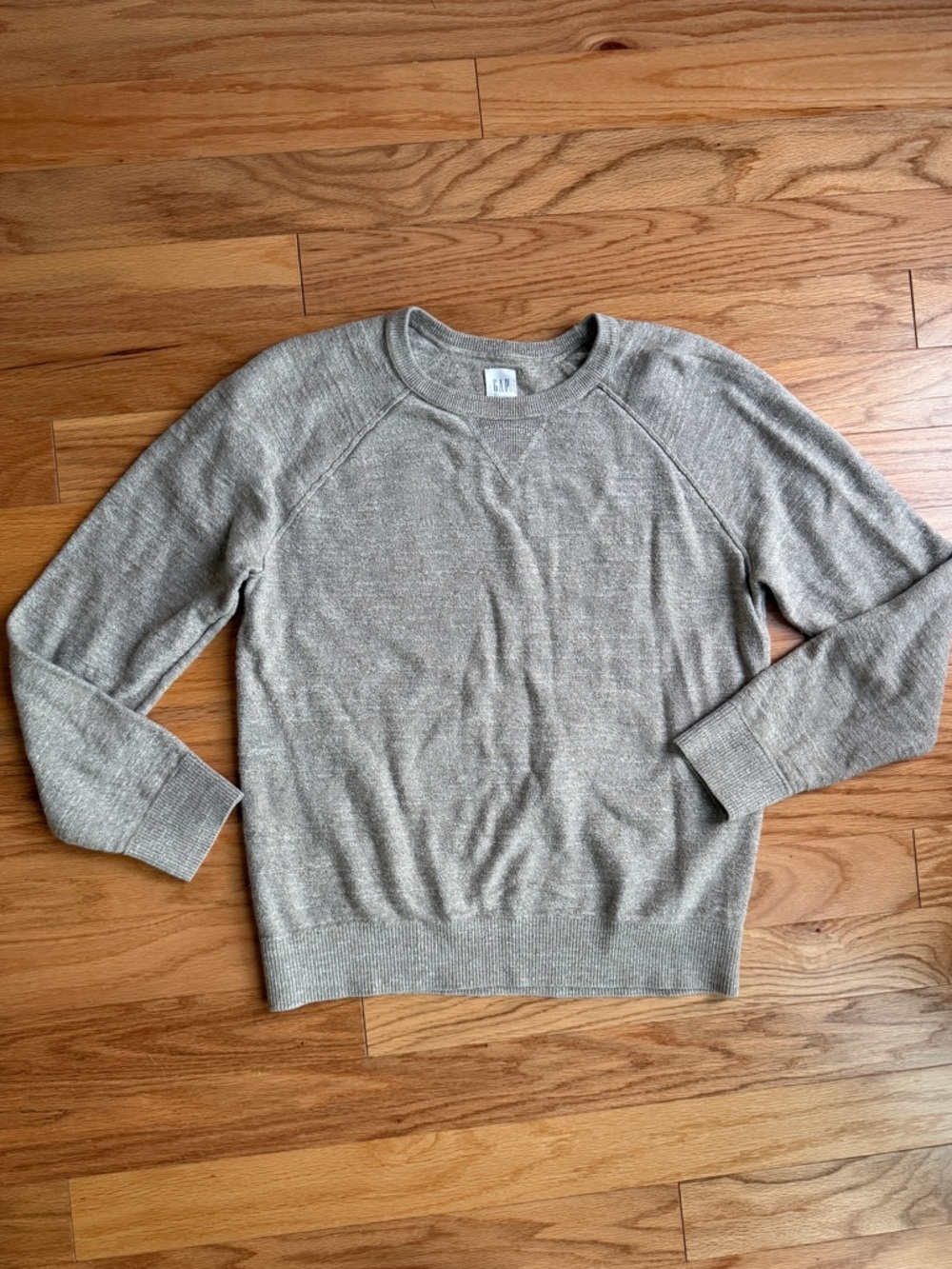 GAP Men’s Neutral Heather Taupe Crewneck